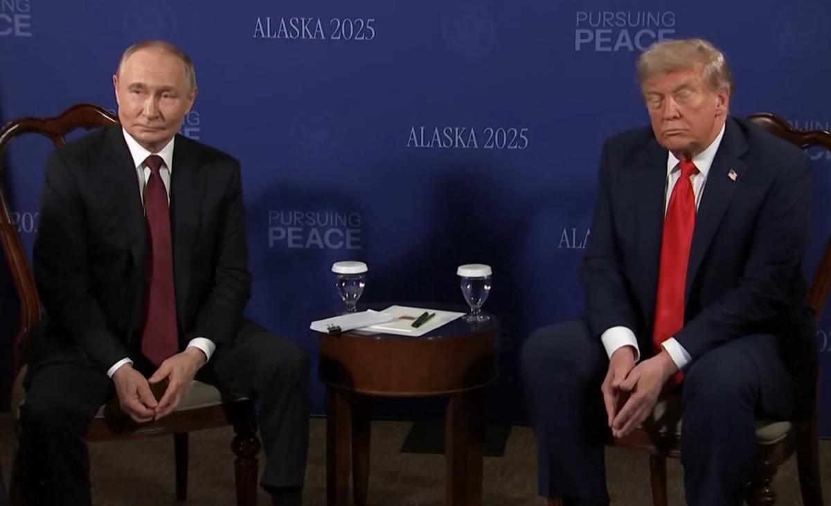 Donald Tramp i Vladimir Putin na sastanku na Aljasci 2025

Sastanak Trampa i Putina iza zatvorenih vrata

Aljaska sastanak lidera SAD i Rusije