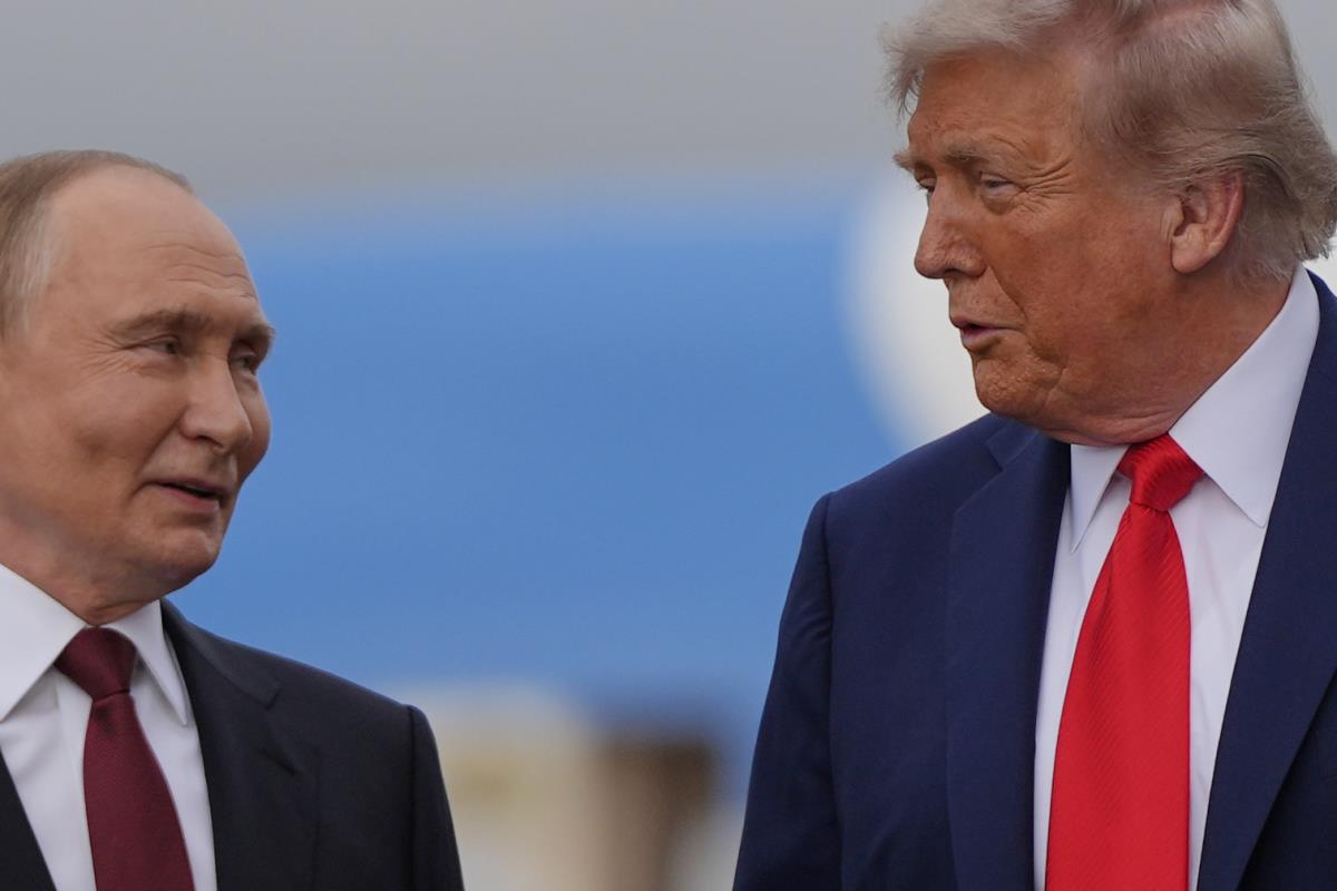 xxx02 AP Julia Demaree Nikhinson.jpg