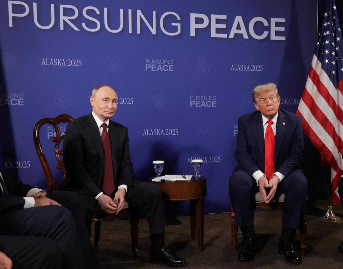 Donald Tramp i Vladimir Putin na sastanku na Aljasci 2025

Sastanak Trampa i Putina iza zatvorenih vrata

Aljaska sastanak lidera SAD i Rusije