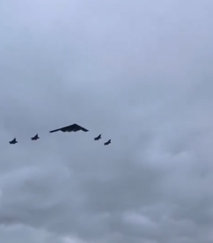 Donald Tramp i Vladimir Putin na sastanku na Aljasci 2025 (3).png