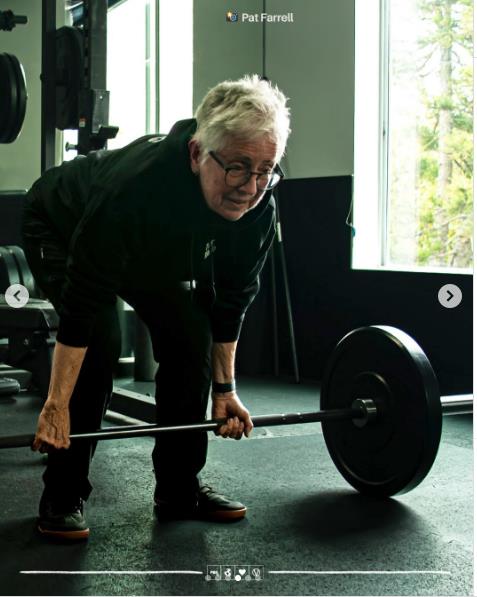 Pat Ferel diže tegove u teretani.jpg