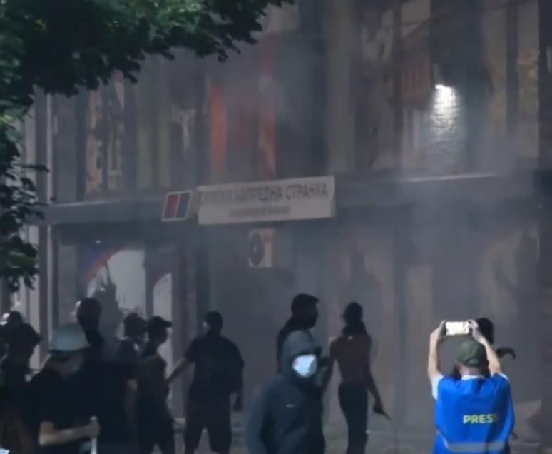 Nasilje blokadera u Valjevu, na Paliluli, četvrta noć, najnovije 