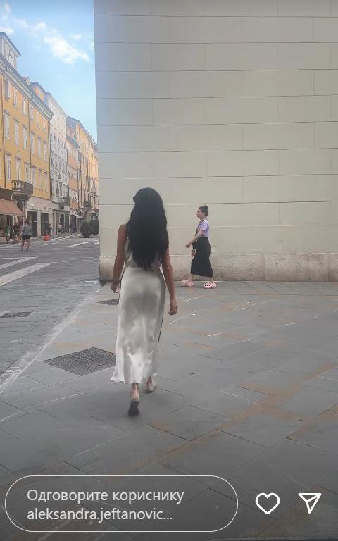 Aleksadnra Jeftanović u beloj haljini