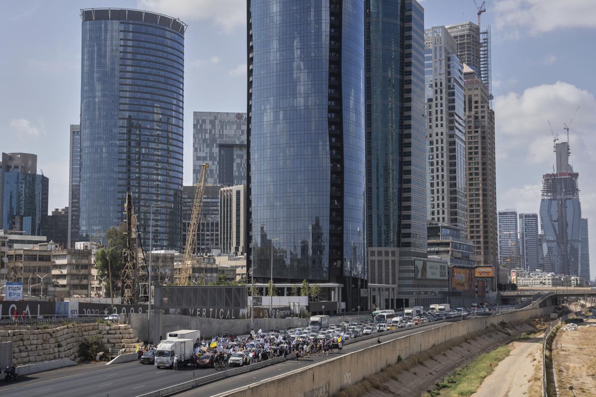 101 AP Maya Levin.jpg