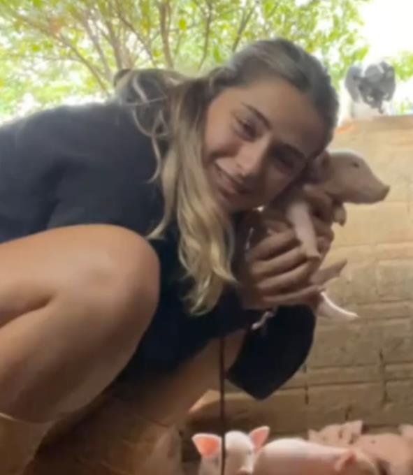 Anđela Bulut na svojoj farmi u Brazilskom selu (7).png