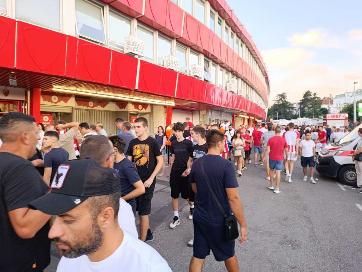 Gužva ispred Marakane pred Pafos