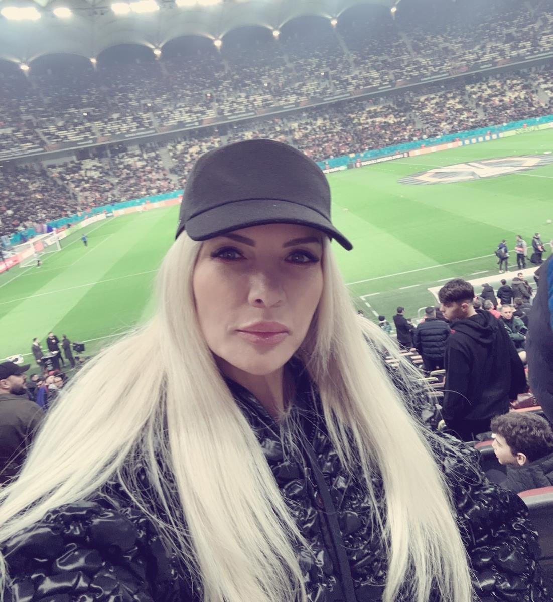 Laura Vikol, navijačica Steaue, advokatica i političarka