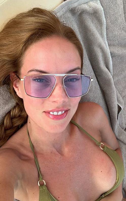 Ivana Aleksić na plaži