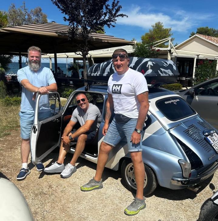 Otac Predrag fićom otišao na more (4).jpg