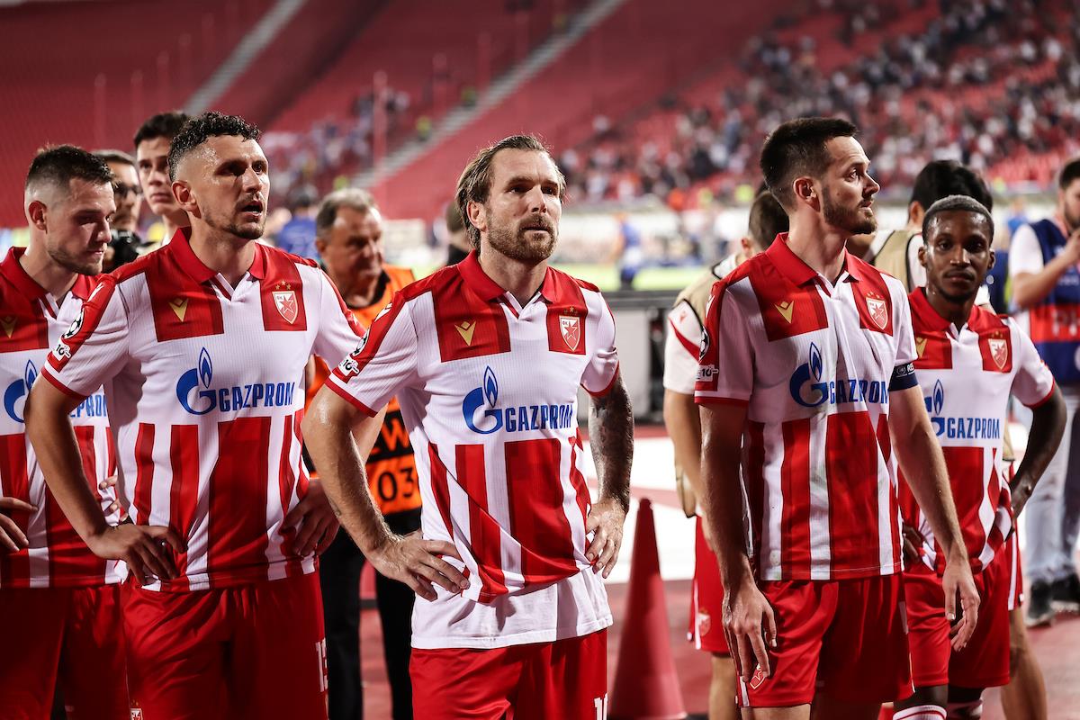 Fudbaleri Crvene zvezde posle meča protiv Pafosa