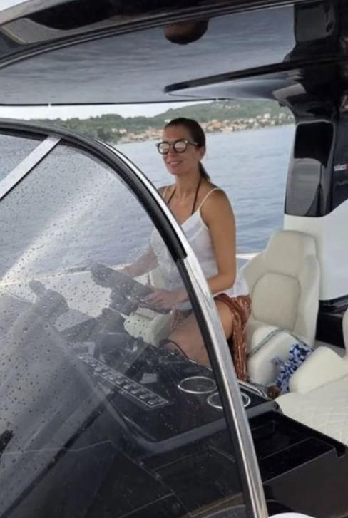 Adriana Čortan na jahti