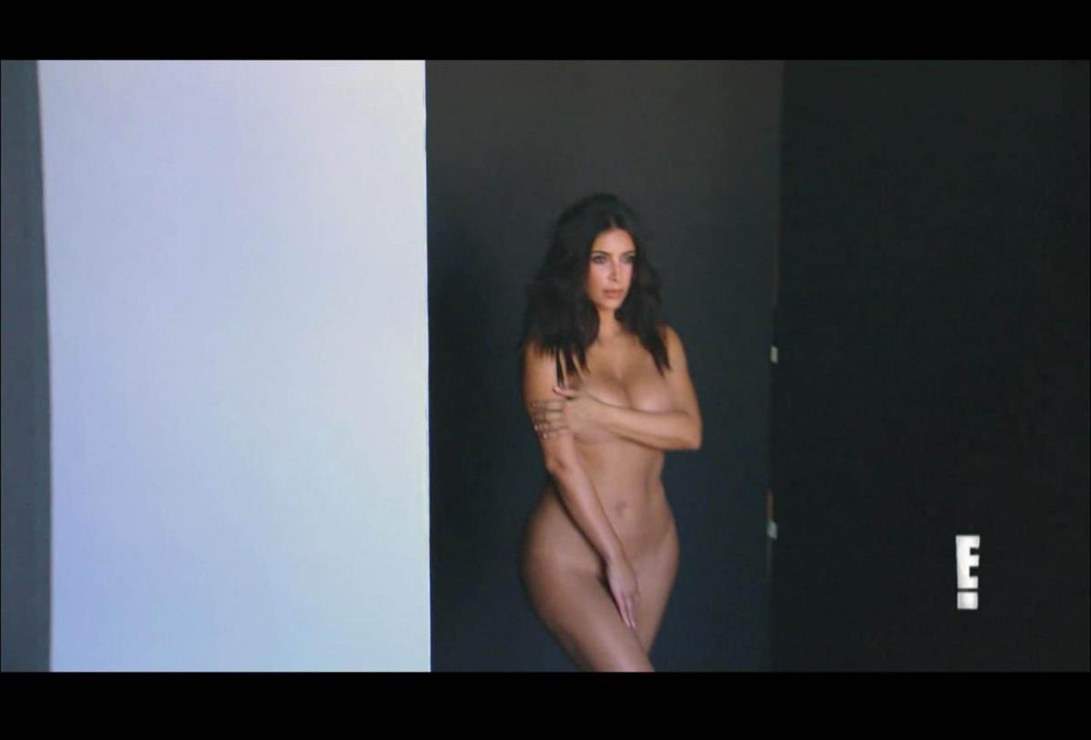 Kim Kardašijan pozira gola