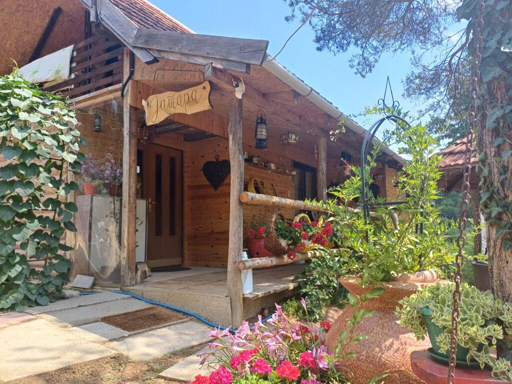 1. Najlepše dvorište - Ana-Obradovic 3.jpg