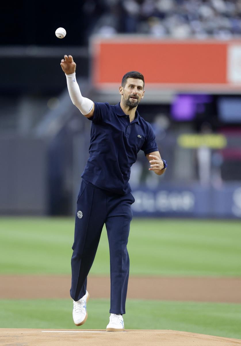 Novak Đoković na bejzbolu