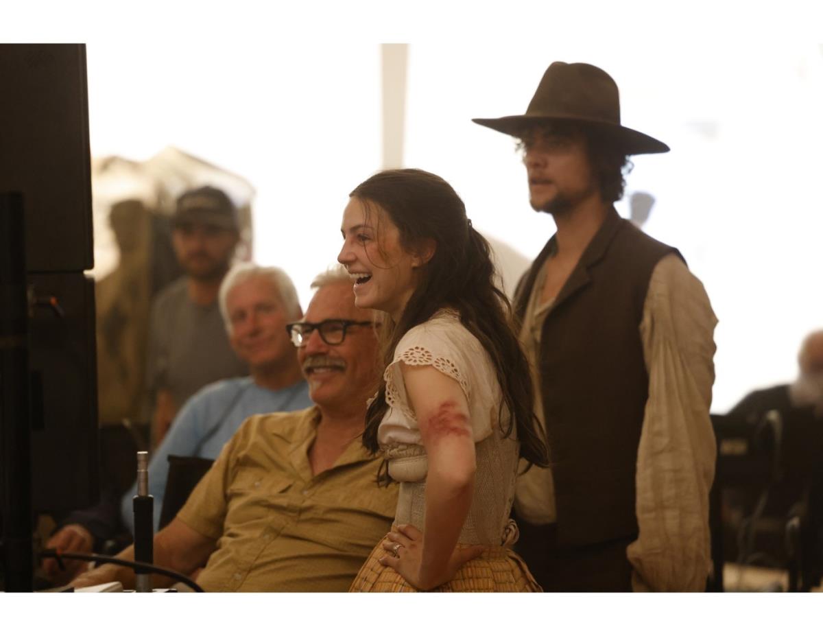 Devyn LaBella u ulozi kaskaderke tokom snimanja