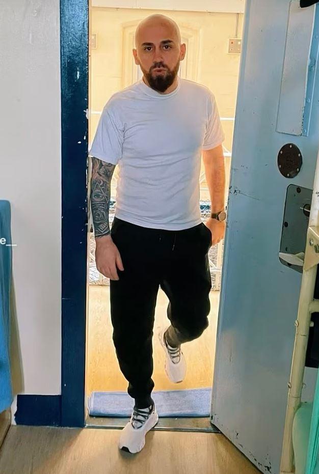 albanac zatvorenik 1.JPG