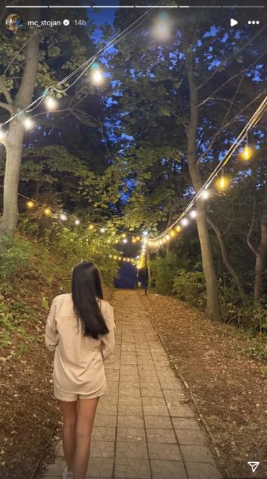 MC Stojan proslavlja godišnjicu sa verenicom