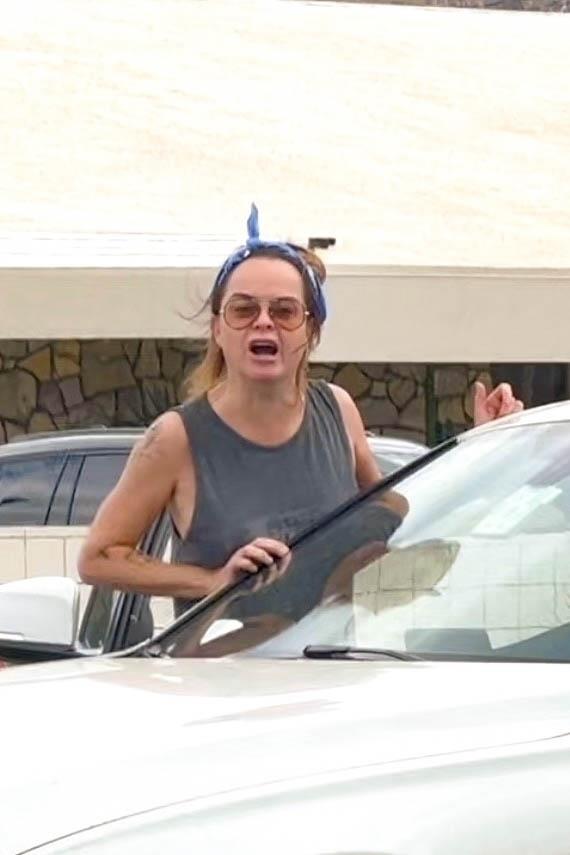 Tarin Mening u sukobu na parkingu u Kaliforniji