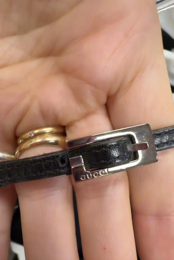 Vintage Gucci haljina sa dubokim izrezom i kožnim naramenicama