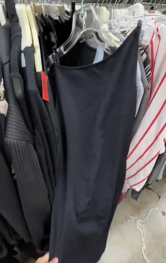 Vintage Gucci haljina sa dubokim izrezom i kožnim naramenicama