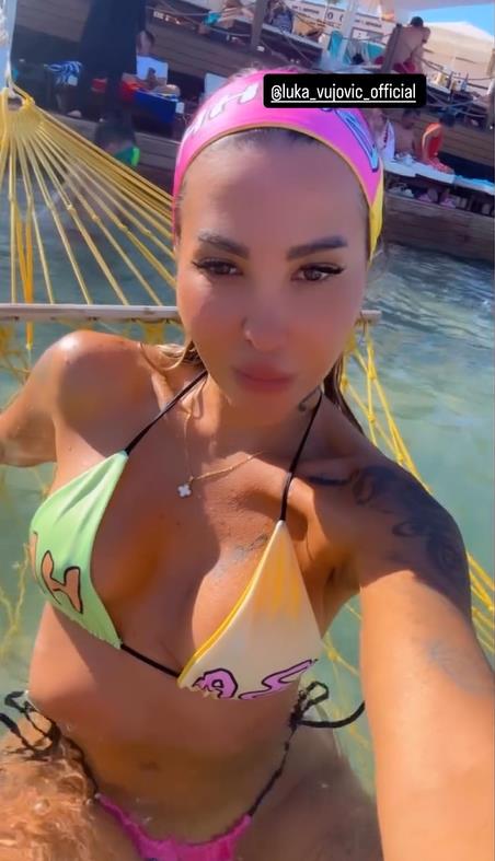 Aneli Ahmić sa Lukom Vujovićem na moru