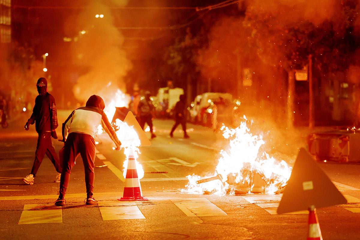 Švajcarska Lozana Protest neredi