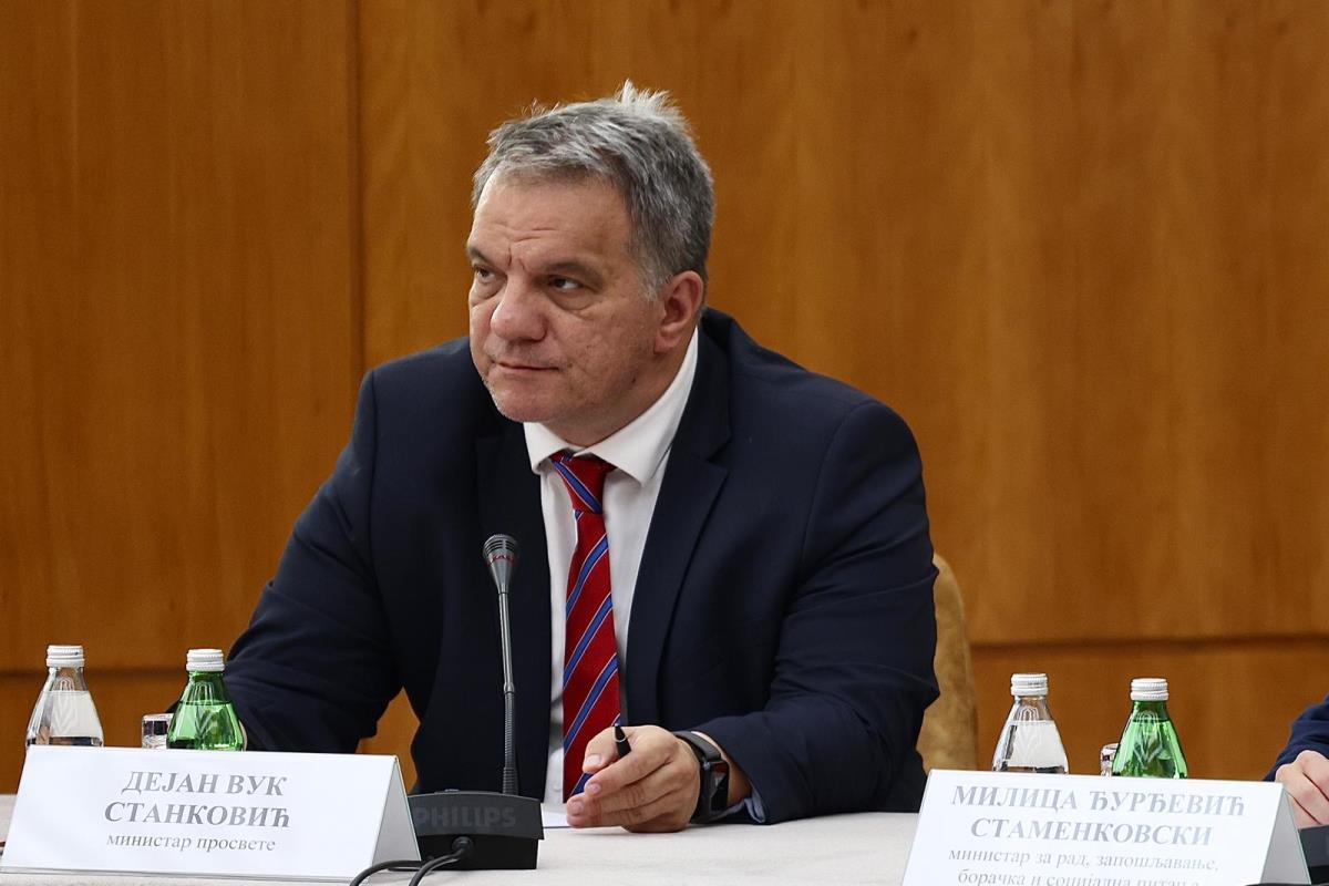 Svečana Sednica Vlade republike Srbije  Boba Nikolić.jpeg