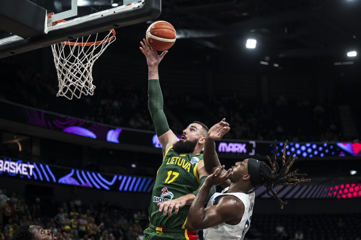 Litvanija - Velika Britanija, Jonas Valančijunas