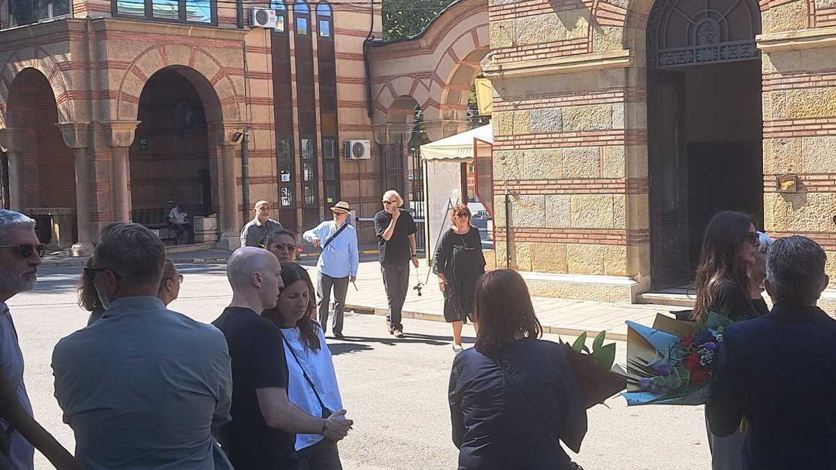 Gorica Popović  Sahrana Branislava Kičića oca Gorana Kiĉića