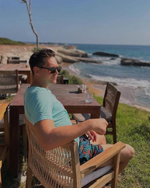 Miloš Biković sa ženom na Kipru