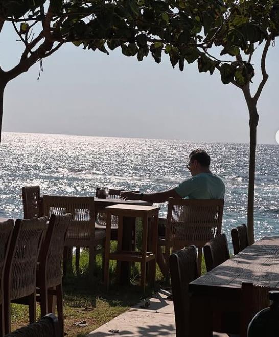 Miloš Biković sa ženom na Kipru