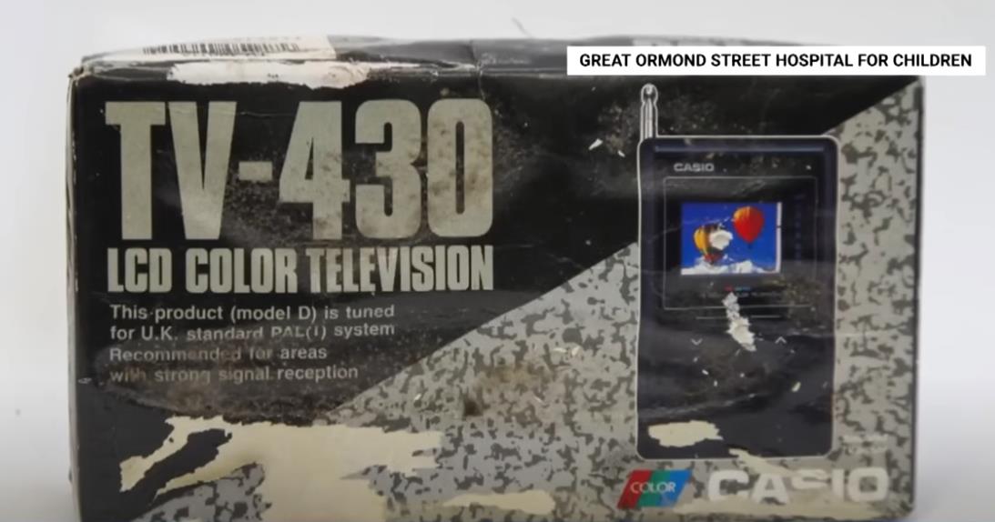 Predmeti iz vremenske kapsule princeze Dajane.jpg