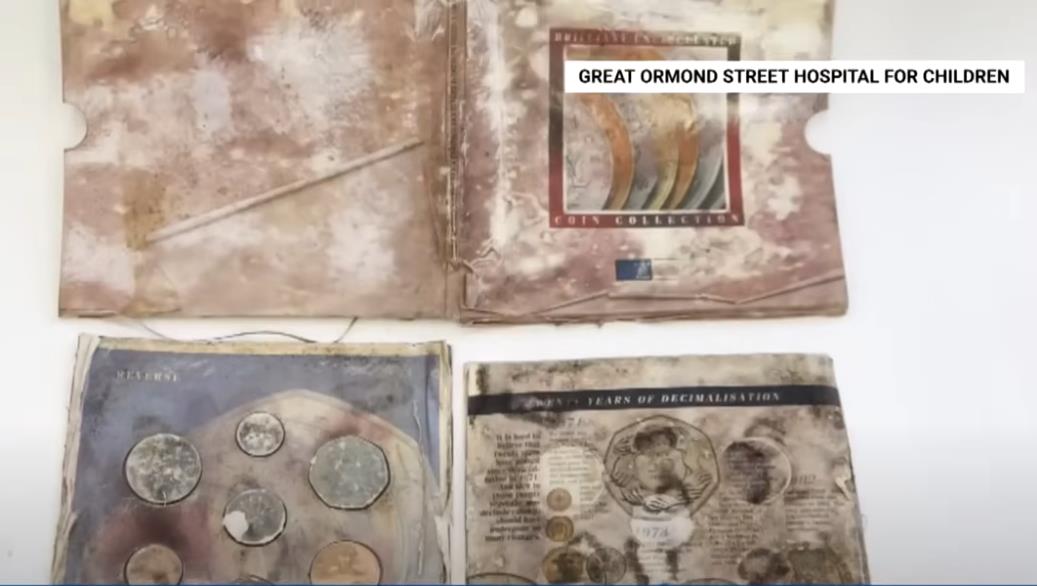 Predmeti iz vremenske kapsule princeze Dajane.jpg