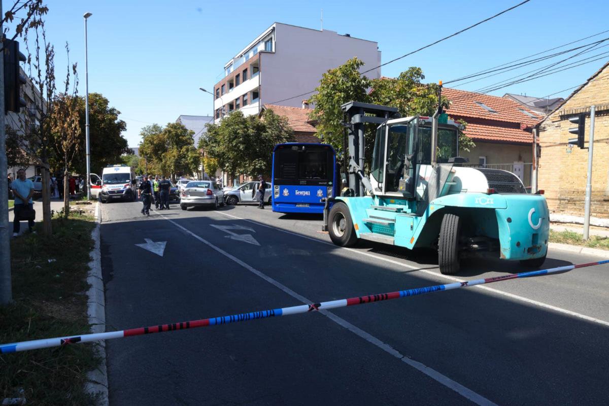 Saobraćajna nesreća zemun (7).jpeg