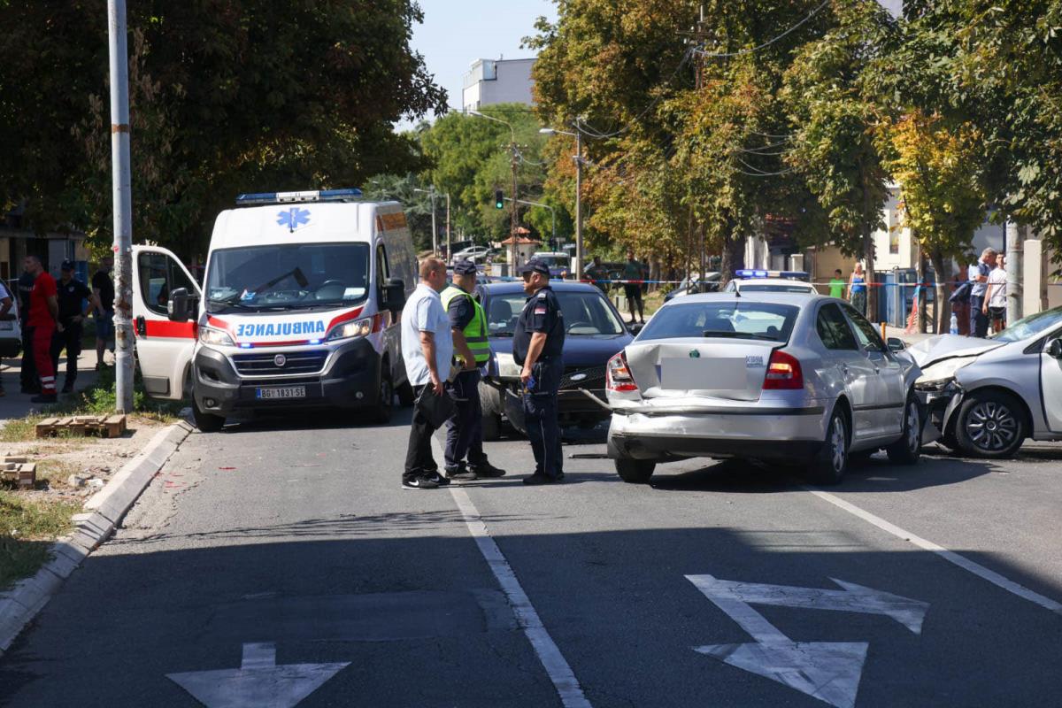 Saobraćajna nesreća zemun (4).jpeg