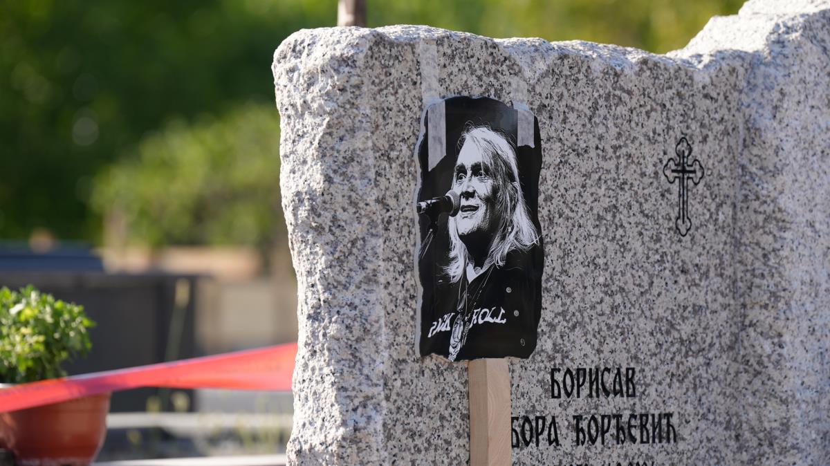 Spomen ploča Bori Čorbi