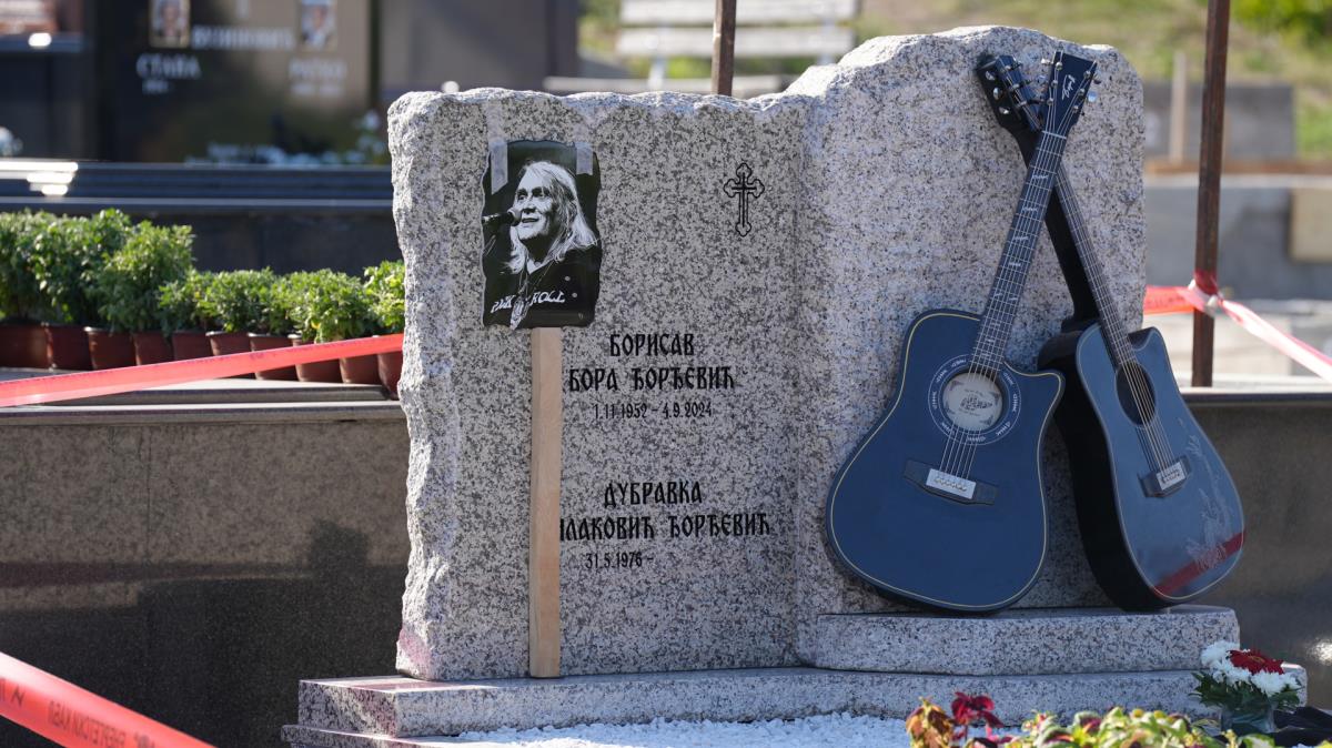 Spomen ploča Bori Čorbi