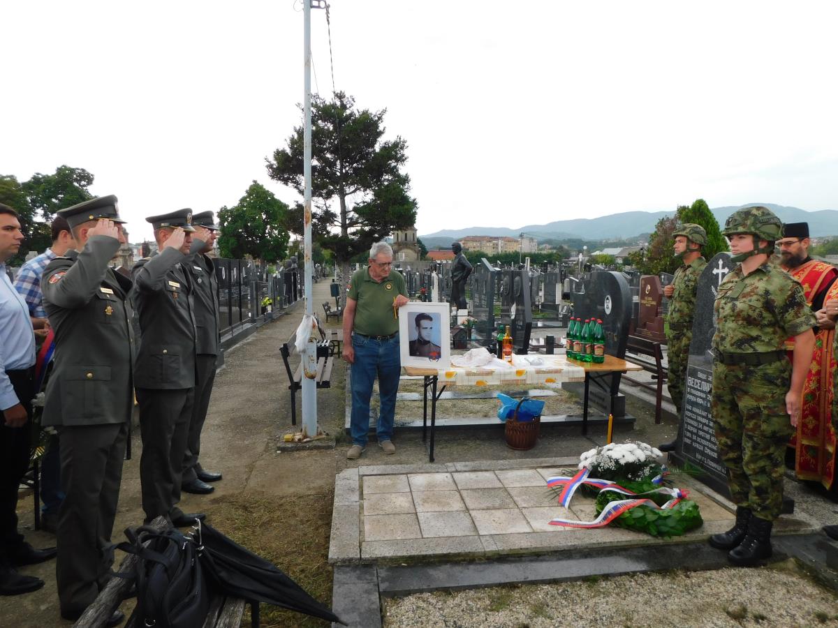 LOZNICA - Vojska.JPG