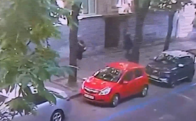 2025-08-30 13_58_35-JEZIVO Kamere snimile ubistvo bivšeg predsednika skupštine_ Napadač mu prišao s .png