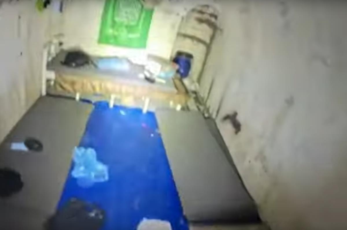 2025-08-30 17_26_40-תיעוד מתוך המנהרה התת-קרקעית שאותרה במרחב 'זייתון' - YouTube — Mozilla Firefox.png