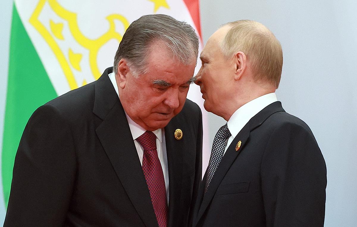 x01 EPA Vladimir Smirnovsputnikkremlin.jpg