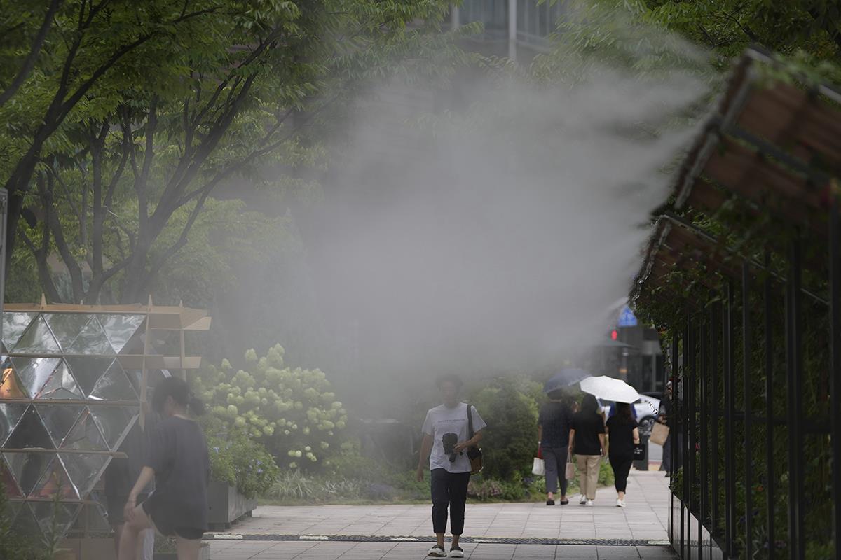 x01 AP Lee Jinman.jpg