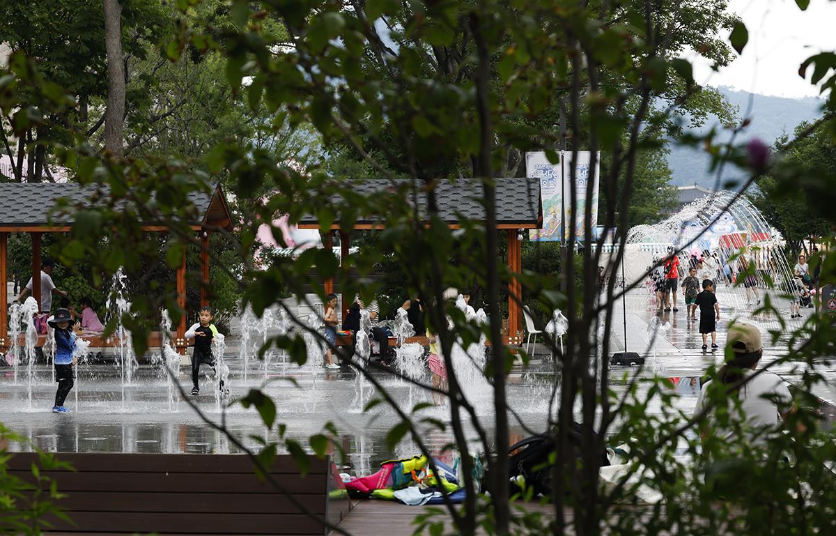 x03 EPA Jeon Heonkyun.jpg