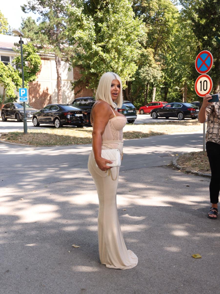 Zvezde Granda  Dara Bubamara (3).jpeg