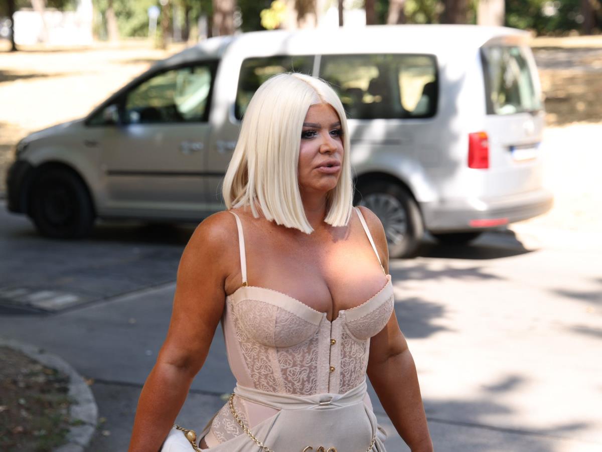 Zvezde Granda  Dara Bubamara (5).jpeg