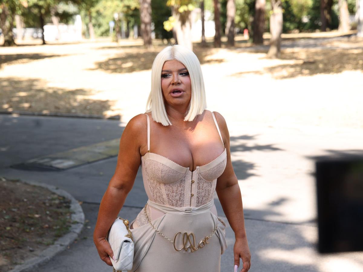 Zvezde Granda  Dara Bubamara (6).jpeg