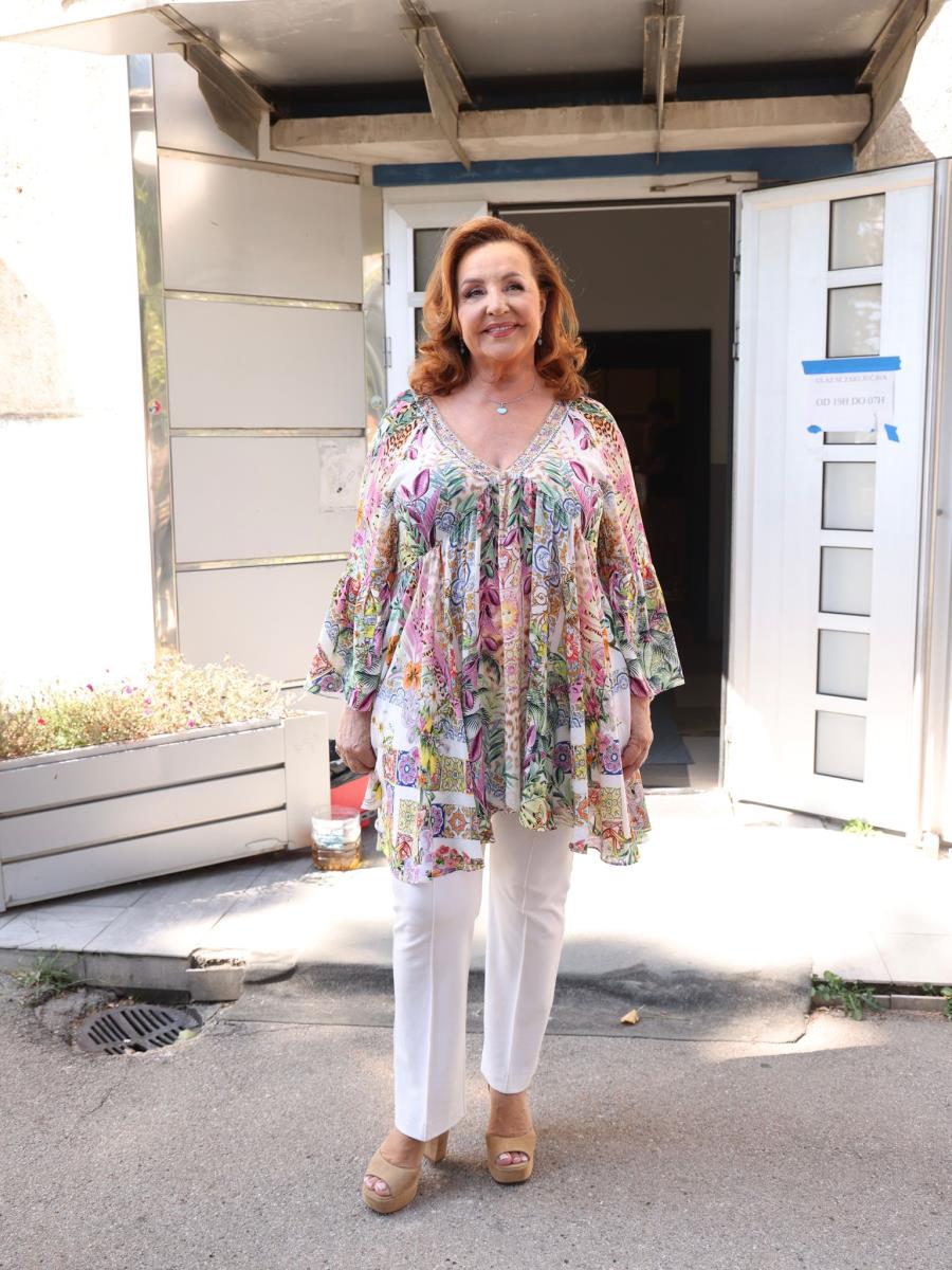 Zvezde Granda  Ana Bekuta (3).jpeg