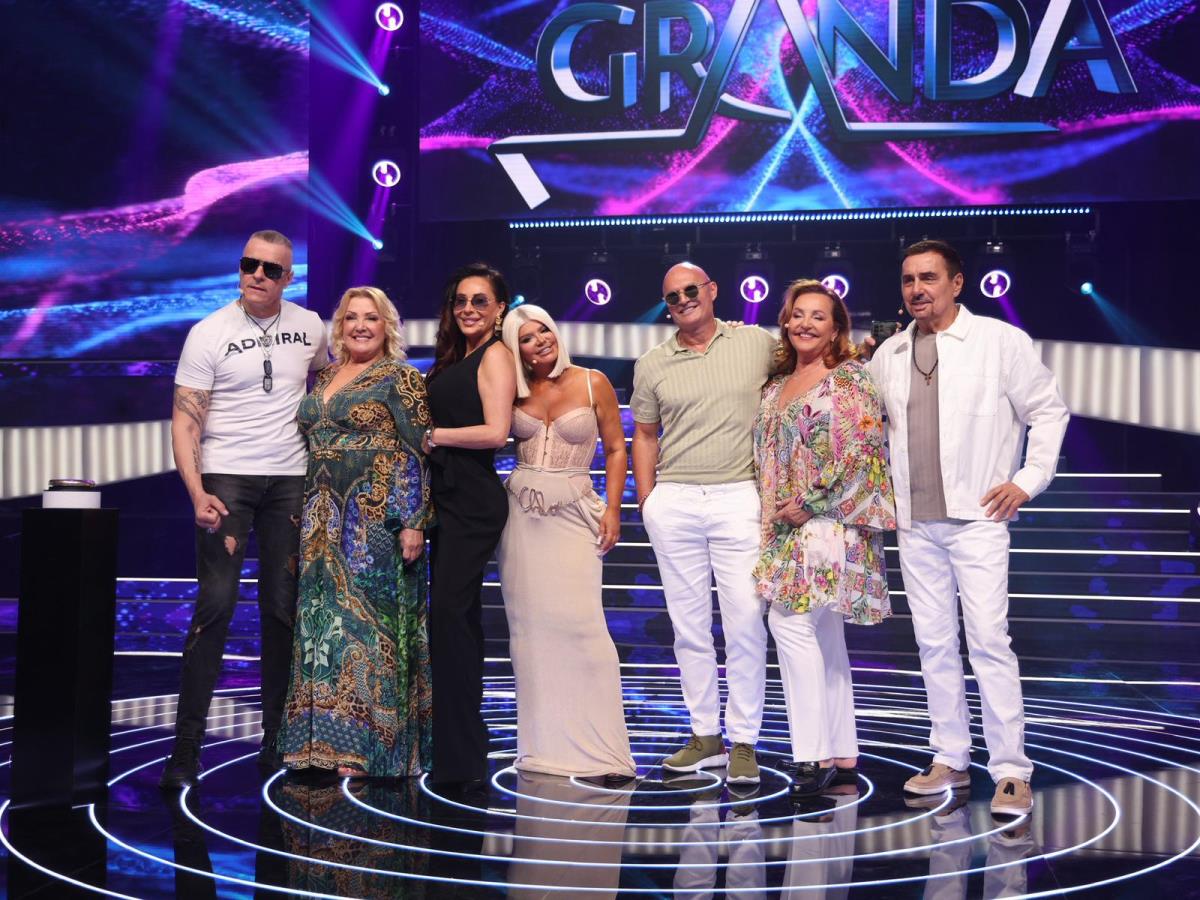 Zvezde Granda  Voja Nedeljković Snežana Đurišić Svetlana Ceca Ražnatović  Dara Bubamara Dragan Kojić Keba Đorđe David Ana Bekuta (4).jpeg