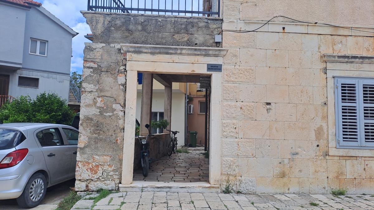 2201 nina badric (4).jpg