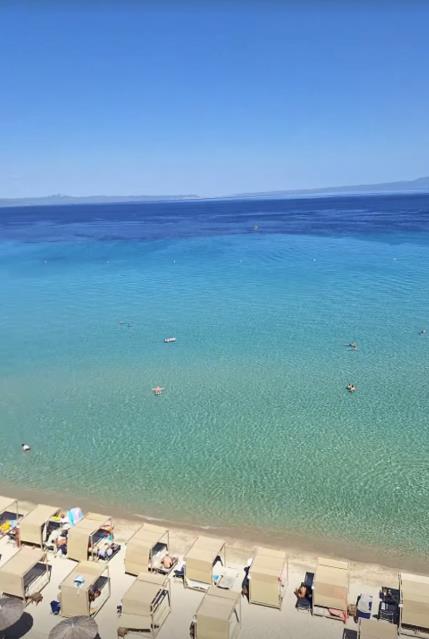 Jovana Tomić Matora sa devojkom i Osmanom Karićem na moru